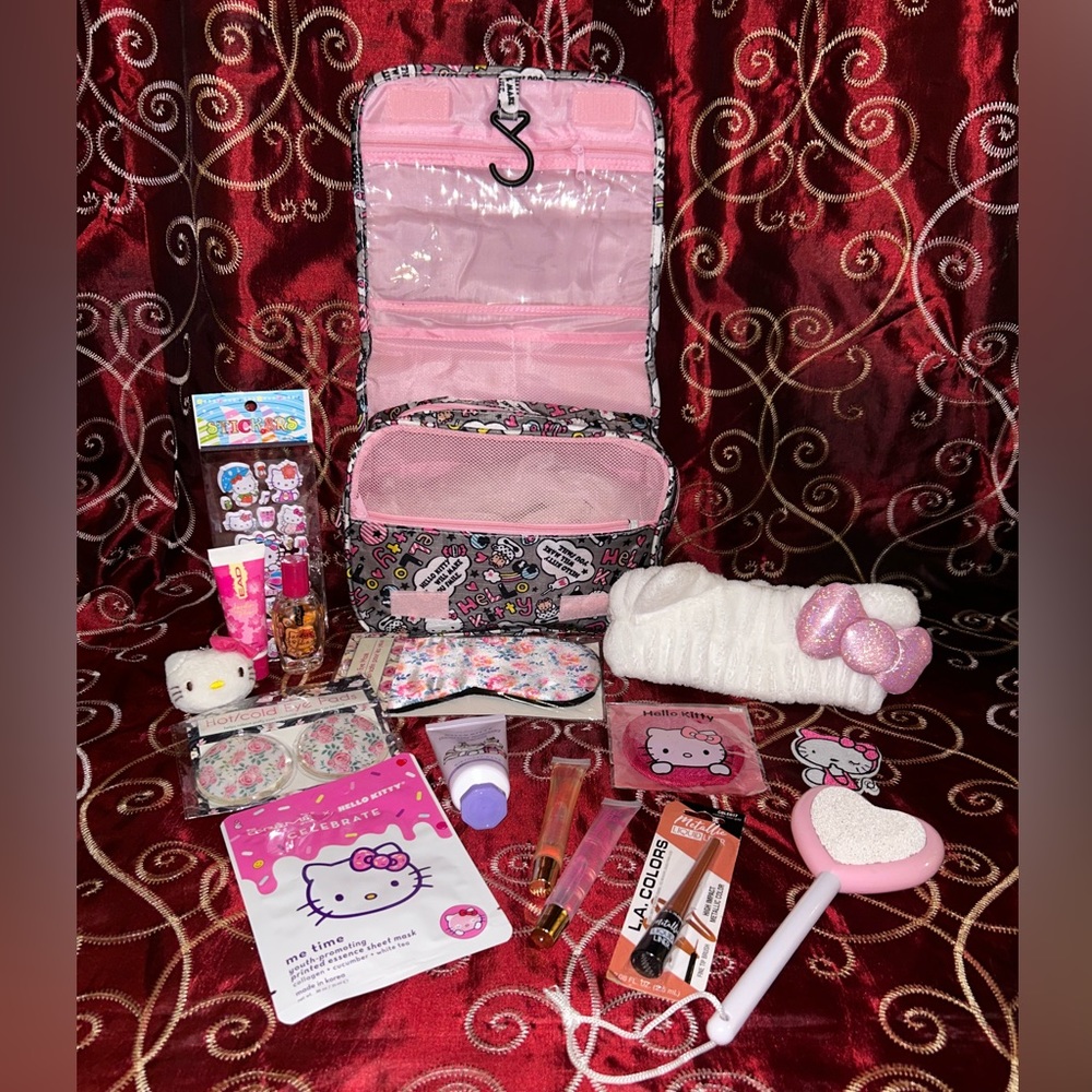Hello Kitty Self Beauty Care Spa Bundle with Travel Case 🎀🎀🎀